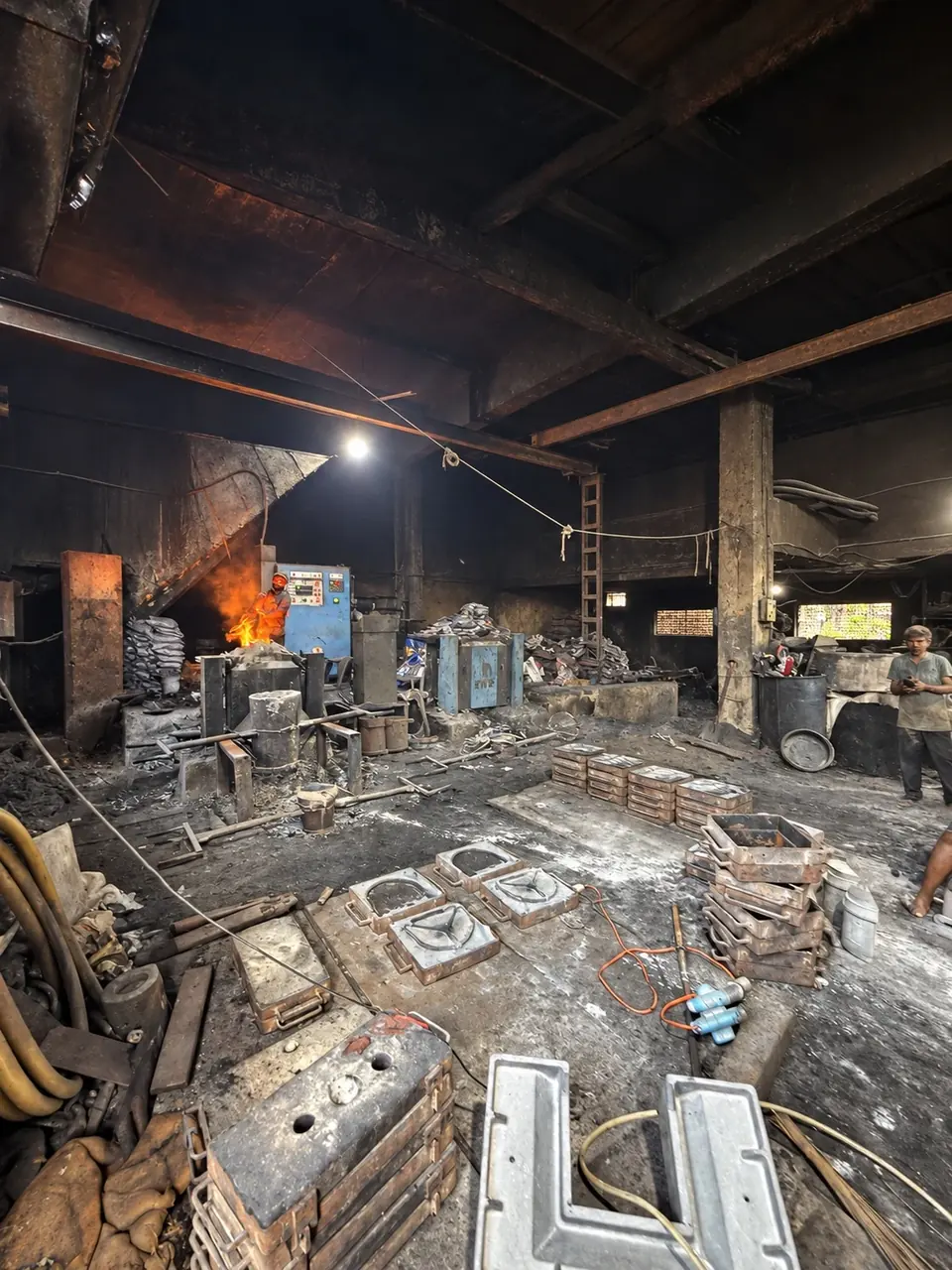 Foundry melting and moulding shop floor